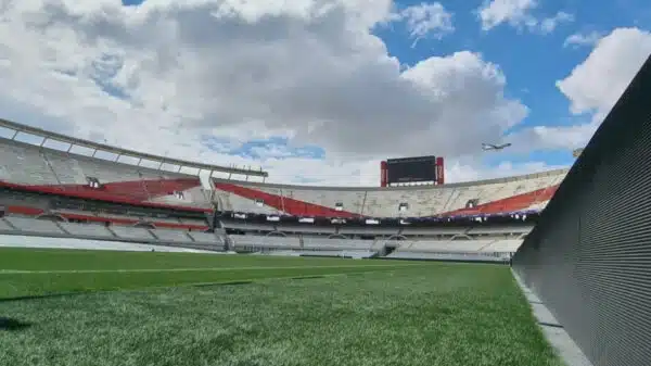 Monumental