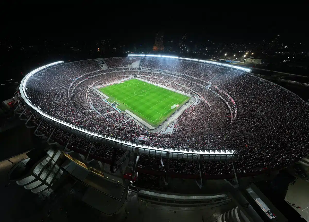 Monumental