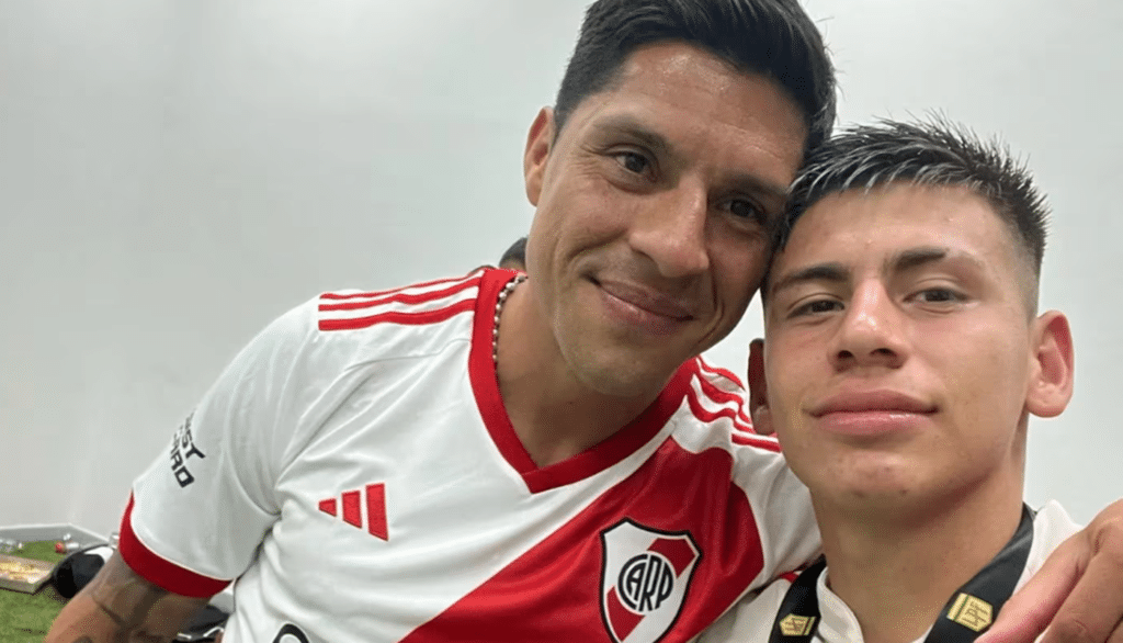 El Imperdible Gesto De Enzo Pérez Con El Diablito Echeverri Tras Sus ...