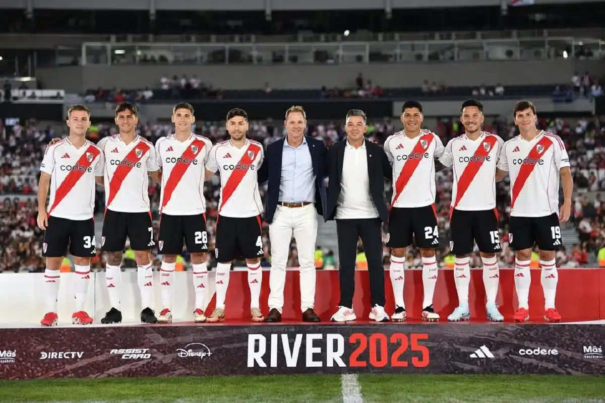 Refuerzos River