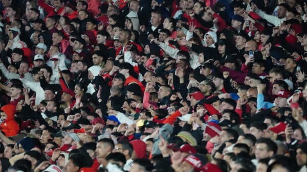 Hinchas enojados