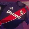 Camiseta River