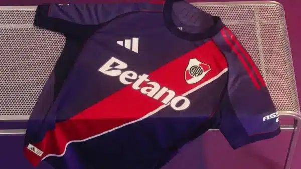 Camiseta River
