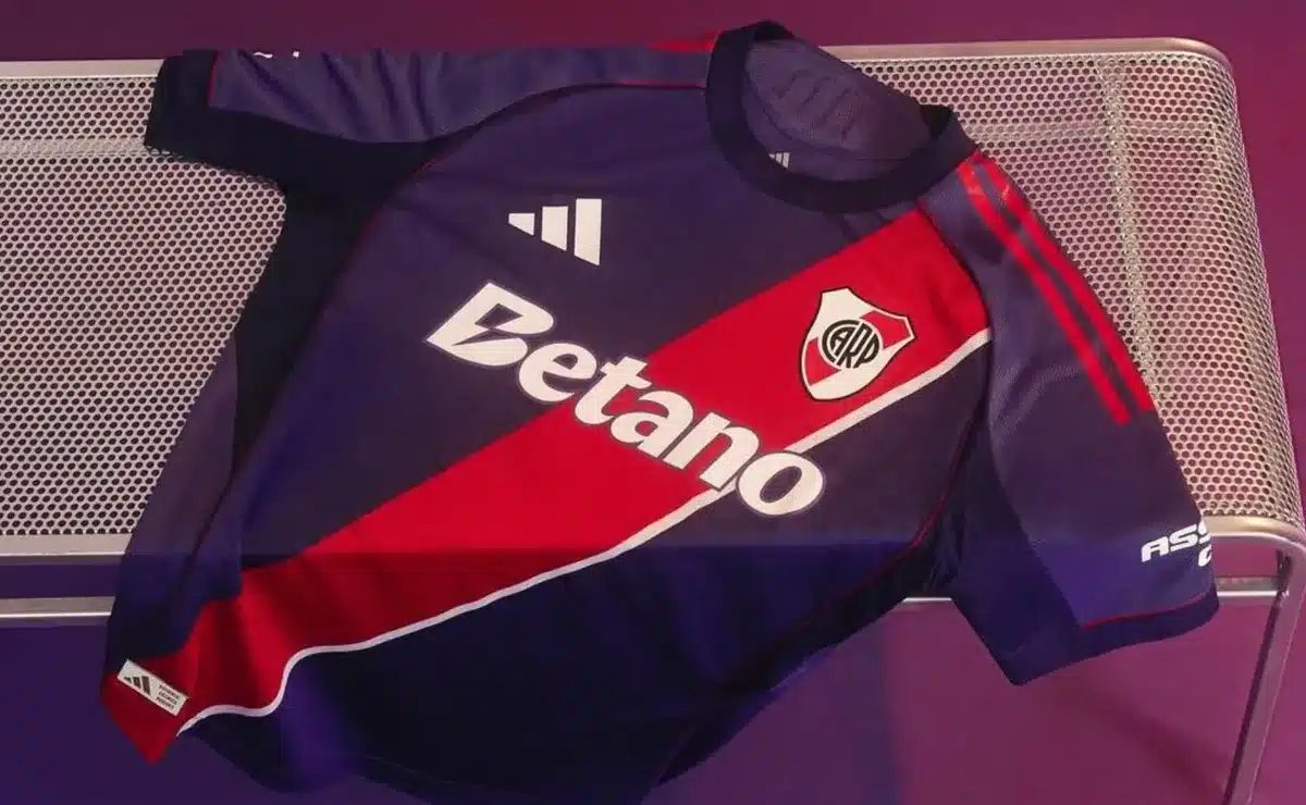 Camiseta River
