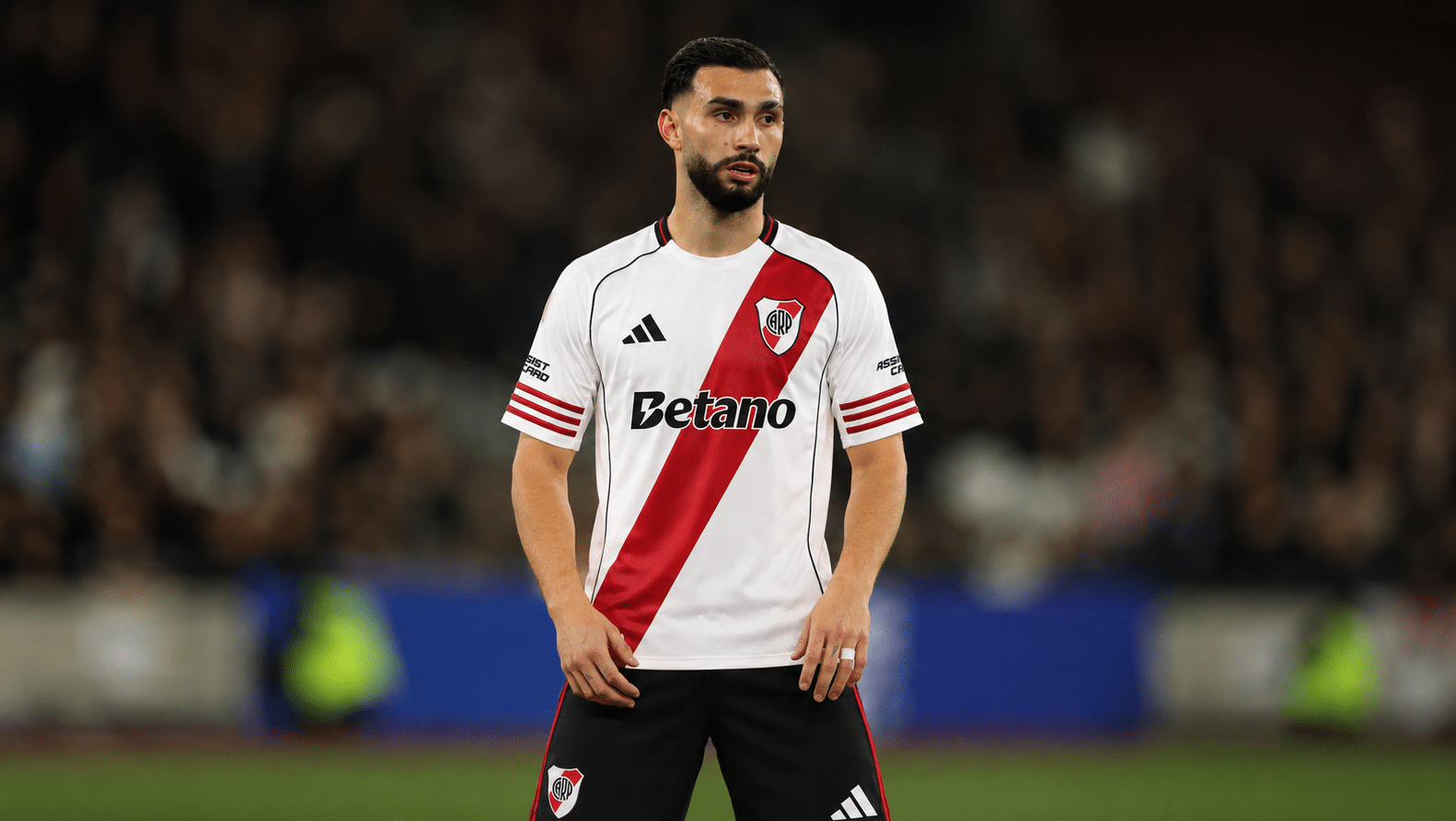 ¿Castellanos se pone la camiseta de River?