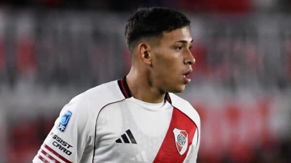 Giménez jugó su primer partido en el Monumental.