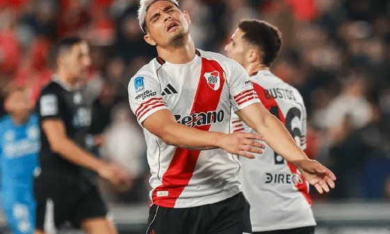 River perdió 0-1 ante Atlético Tucumán en el Monumental y compromete su clasificación a la Copa Libertadores 2027. Los detalles de la caída.