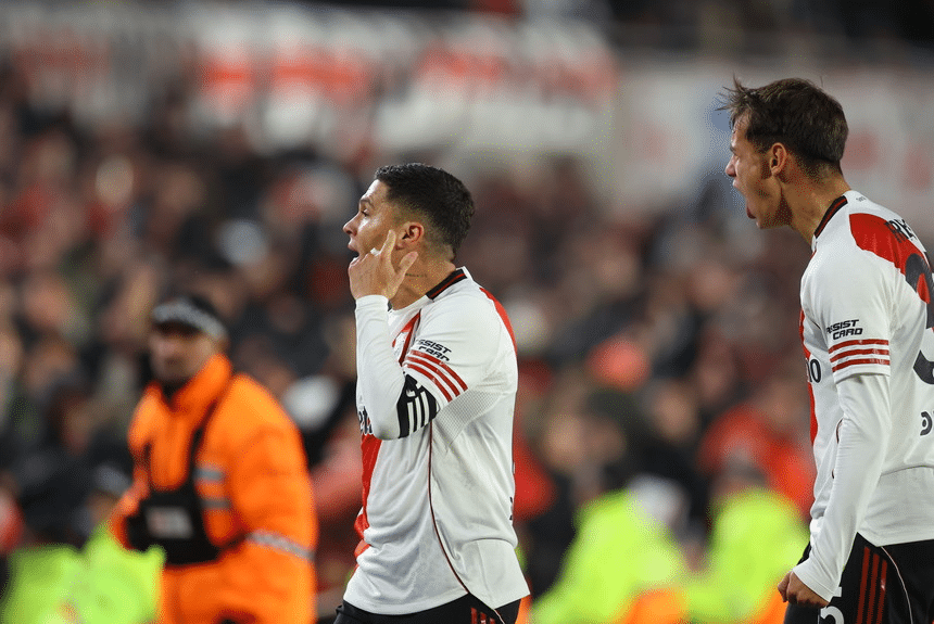 El colombiano entró en el entretiempo del partido