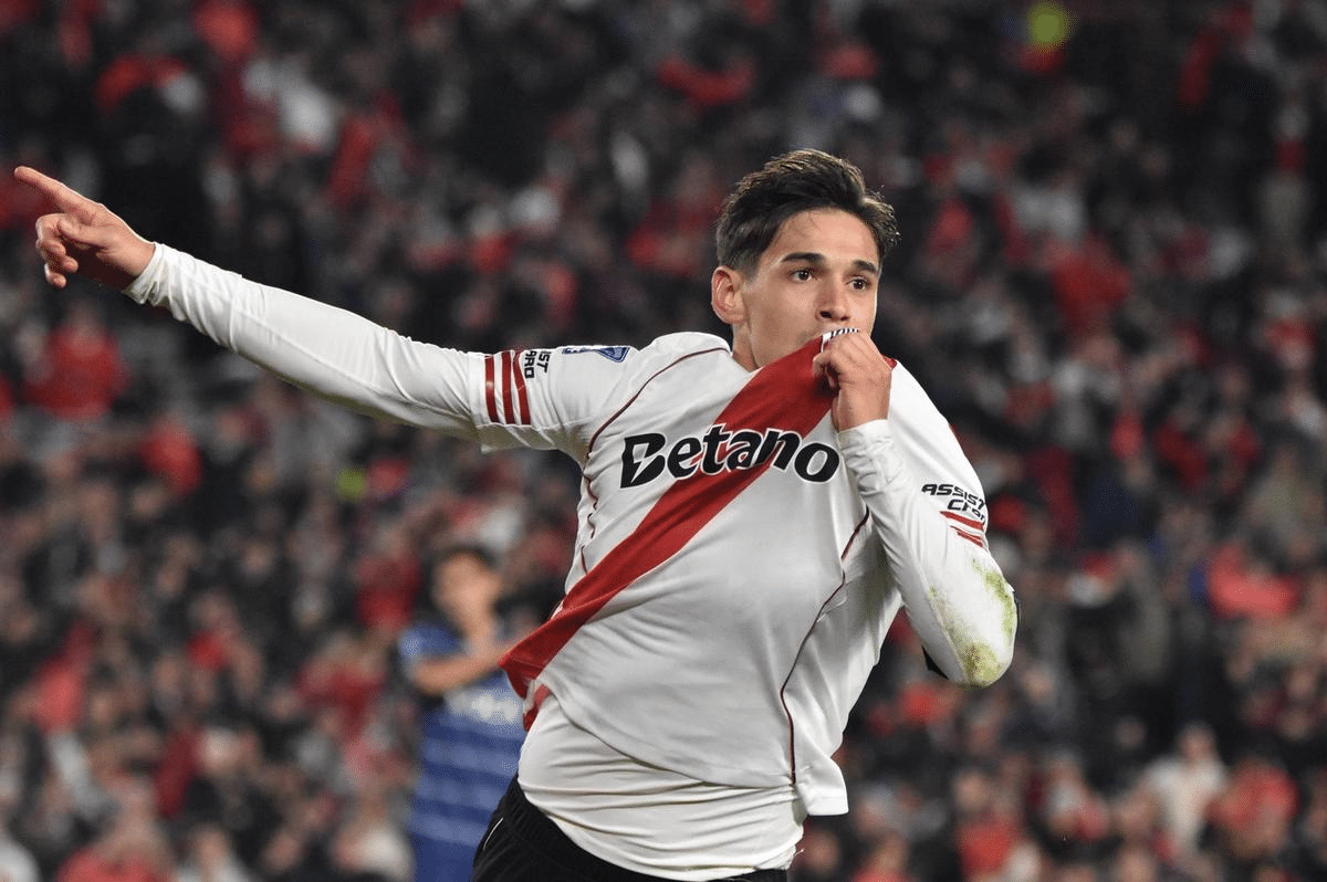 Lucas Martínez Quarta marcó uno de los goles más lindos del campeonato