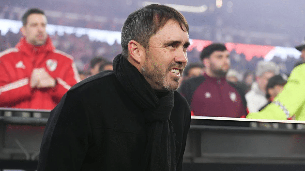 Coudet se mantiene invicto en el plano internacional dirigiendo a River