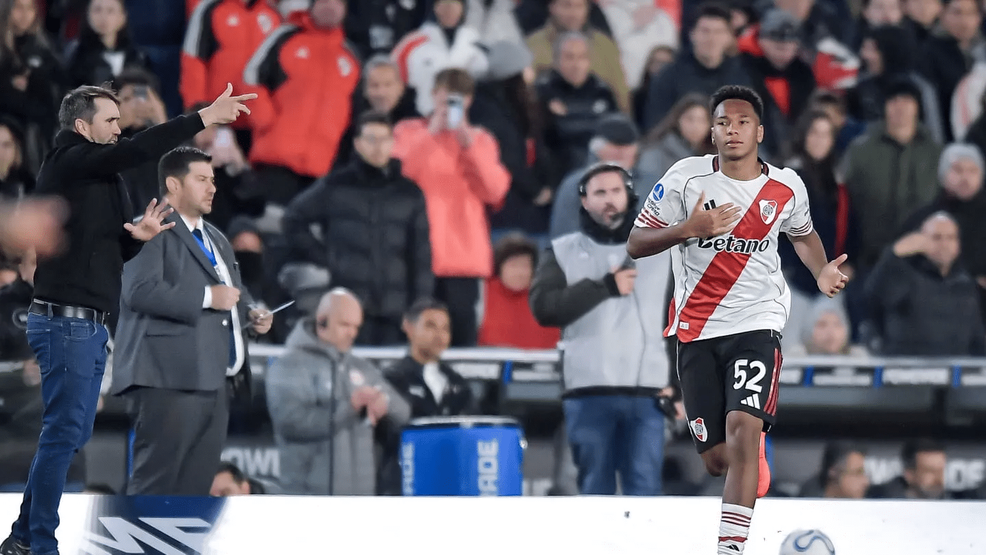 Spiff debutó en la primera de River.