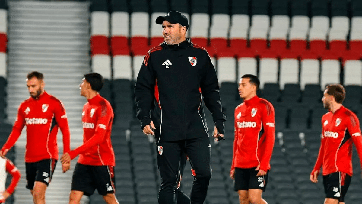 Coudet sigue pensando en el rompecabezas que debe armar para definir el equipo