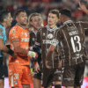 Falcón Pérez se dejó manejar el partido por los jugadores de Platense.