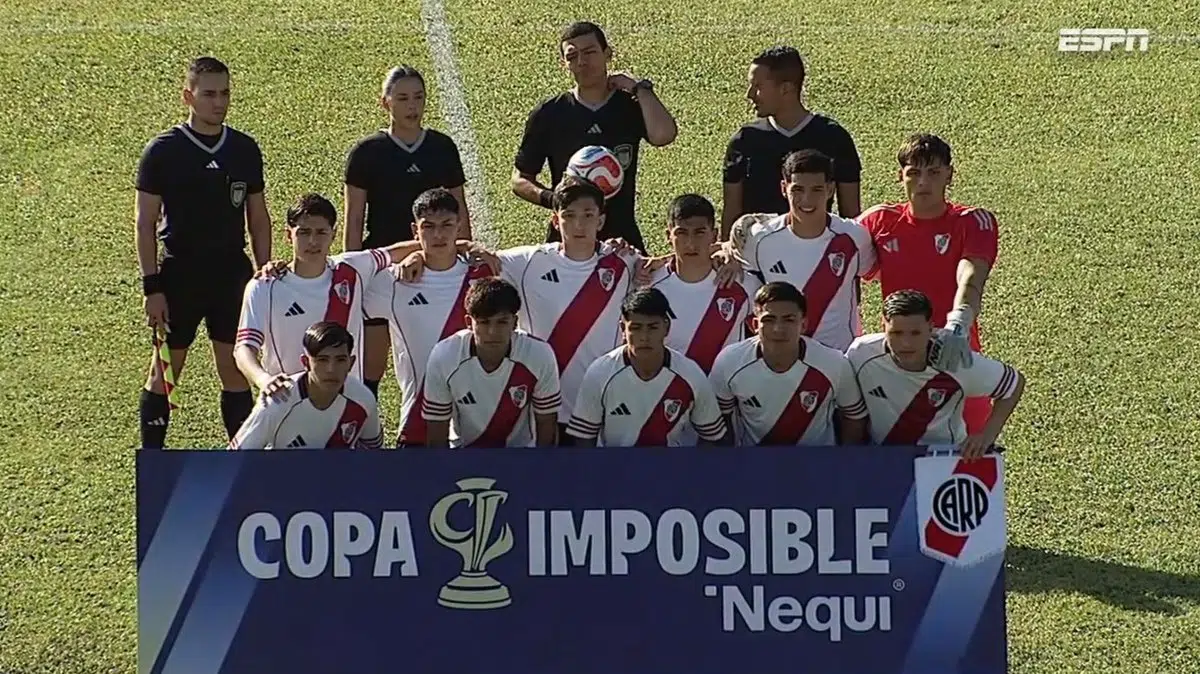 River marcha a paso firme en la Copa Imposible.