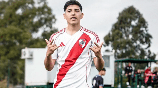 Bruno Cabral es una de las máximas promesas de la cantera de River.