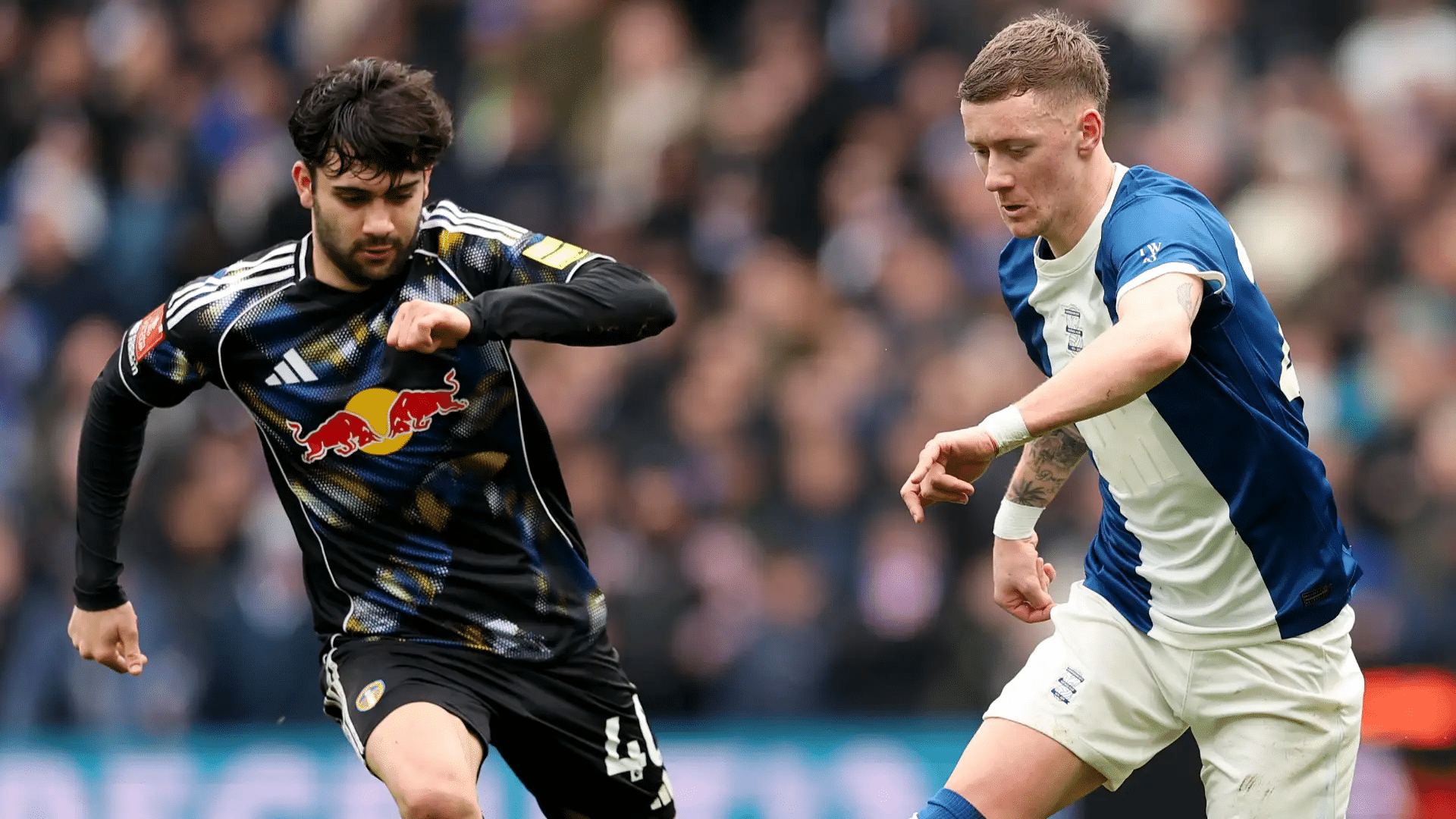 Facundo Buonanotte jugó en Brighton, Leicester, Chelsea y Leeds.