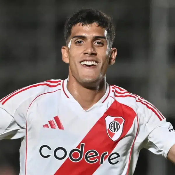 Nasif quiere volver y triunfar en River.