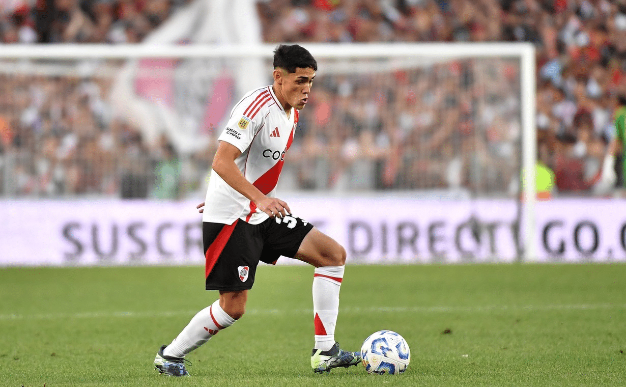 Santiago Lencina saldría de River, ya sea a préstamo o vendido.