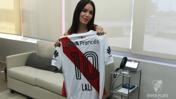 Lali Esposito es fánatica de River.