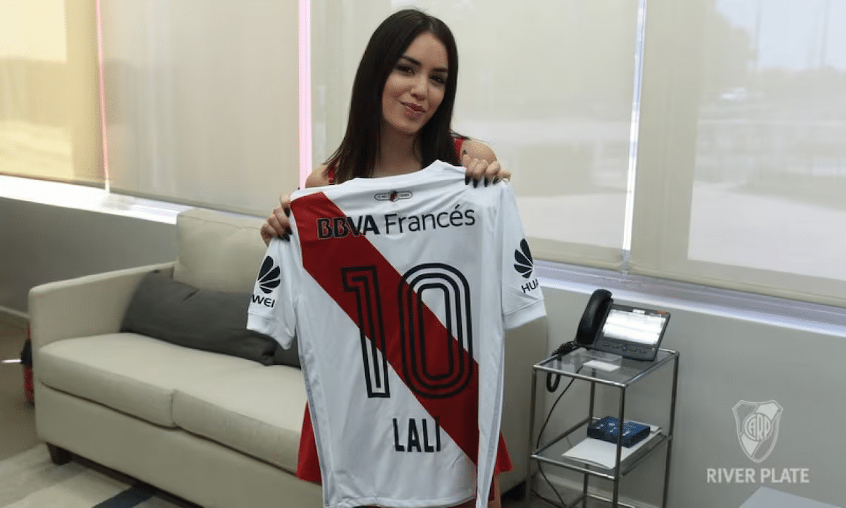 Lali Esposito es fánatica de River.