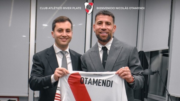 La primera foto oficial de Otamendi con River