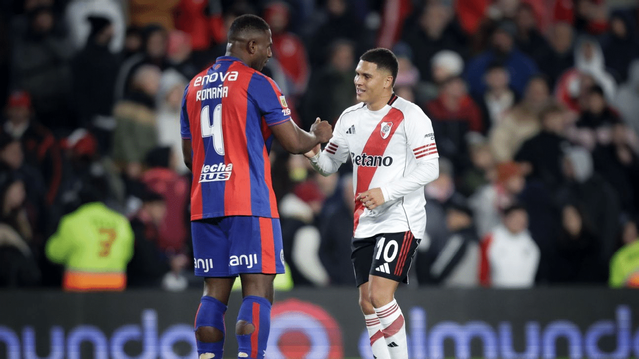 Johan Romaña es uno de los mejores jugadores de San Lorenzo.