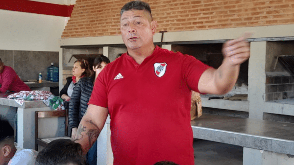 Luis Pereyra viaja por todo el país, buscando jovenes talentos para River.