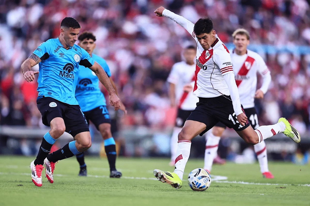 El último partido entre River y Belgrano en el Kempes fue hace 10 años.