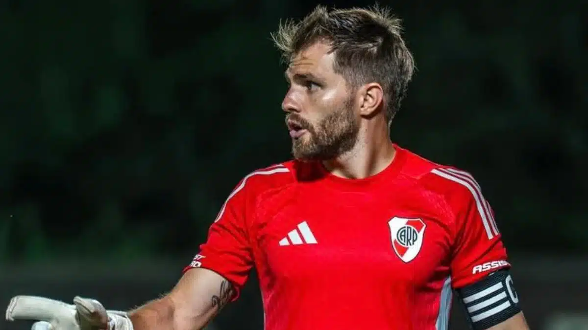 Ante la falta de minutos en River, Kudelka quiere a Centurión para Newell's