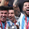 Enzo y Otamendi fueron campeones del mundo en 2022.