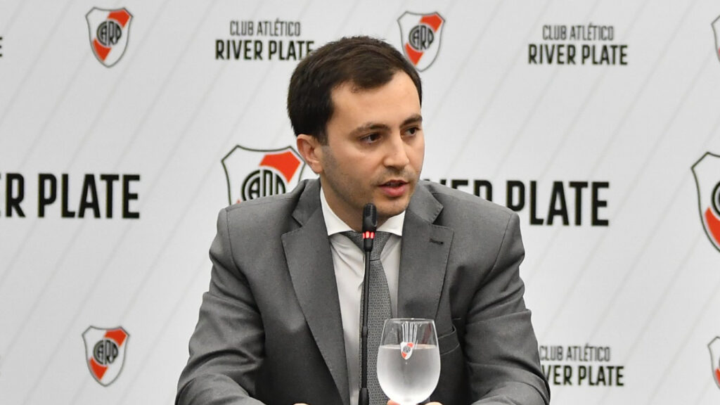 "Hecho evidente": La tajante crítica de Di Carlo contra el arbitraje por los fallos contra River