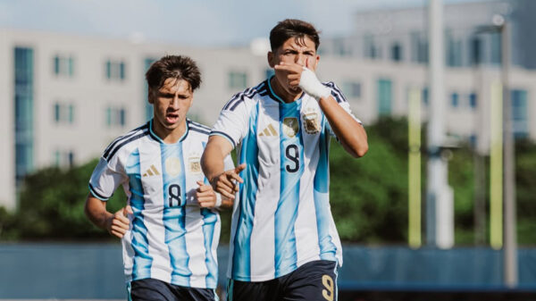 Bruno Cabral es una de las máximas promesas de River.