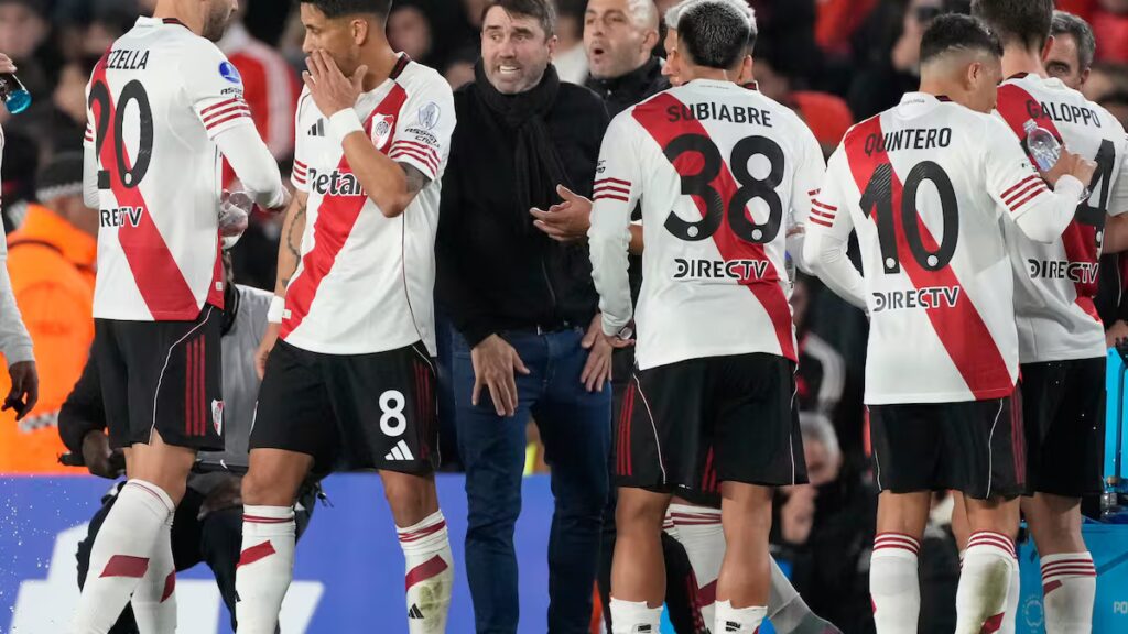 Se queda: Un volante de River era pretendido por Gimnasia y Coudet bajó el pulgar