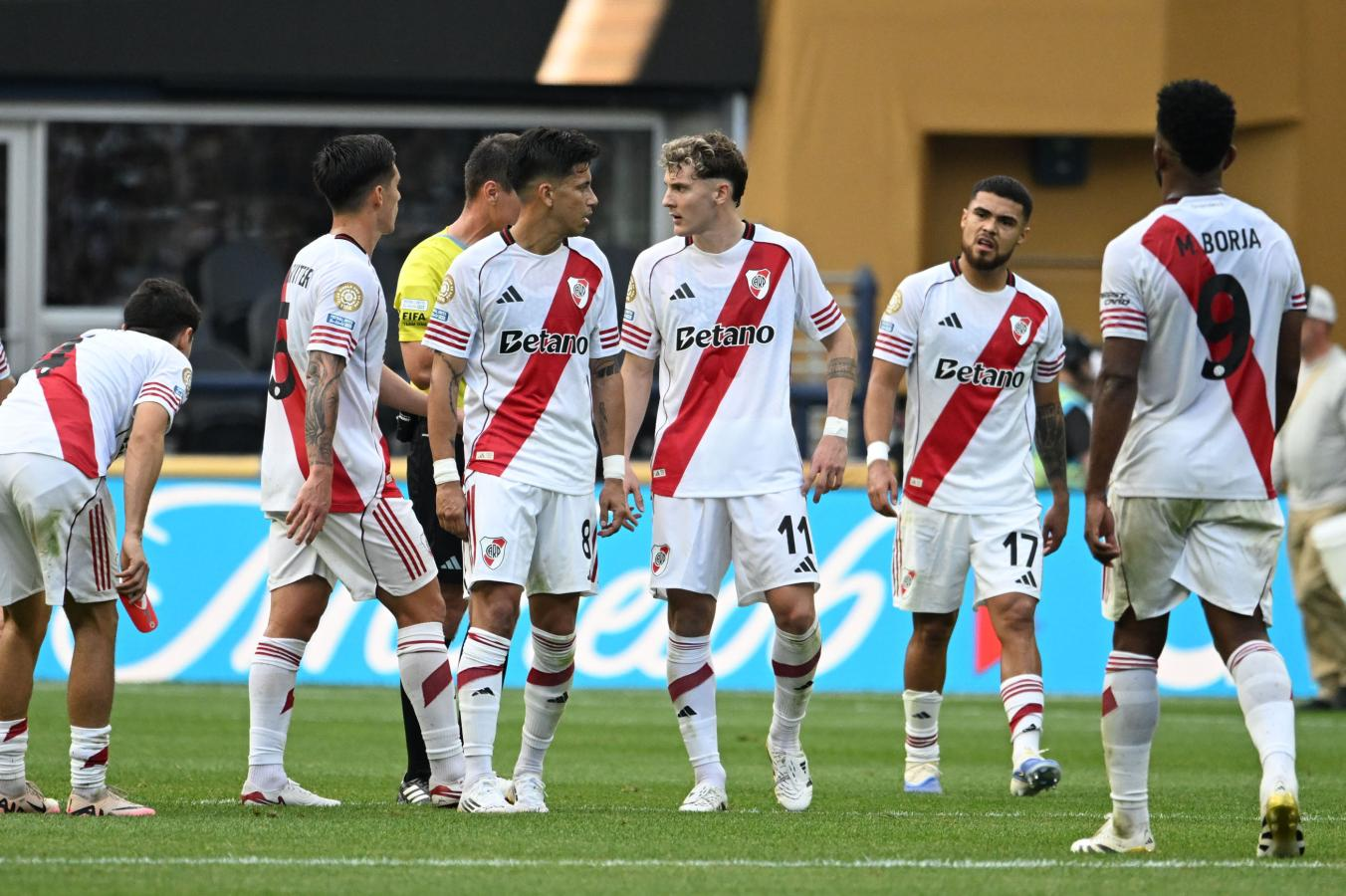 Paulo Díaz perdió la confianza de la gente