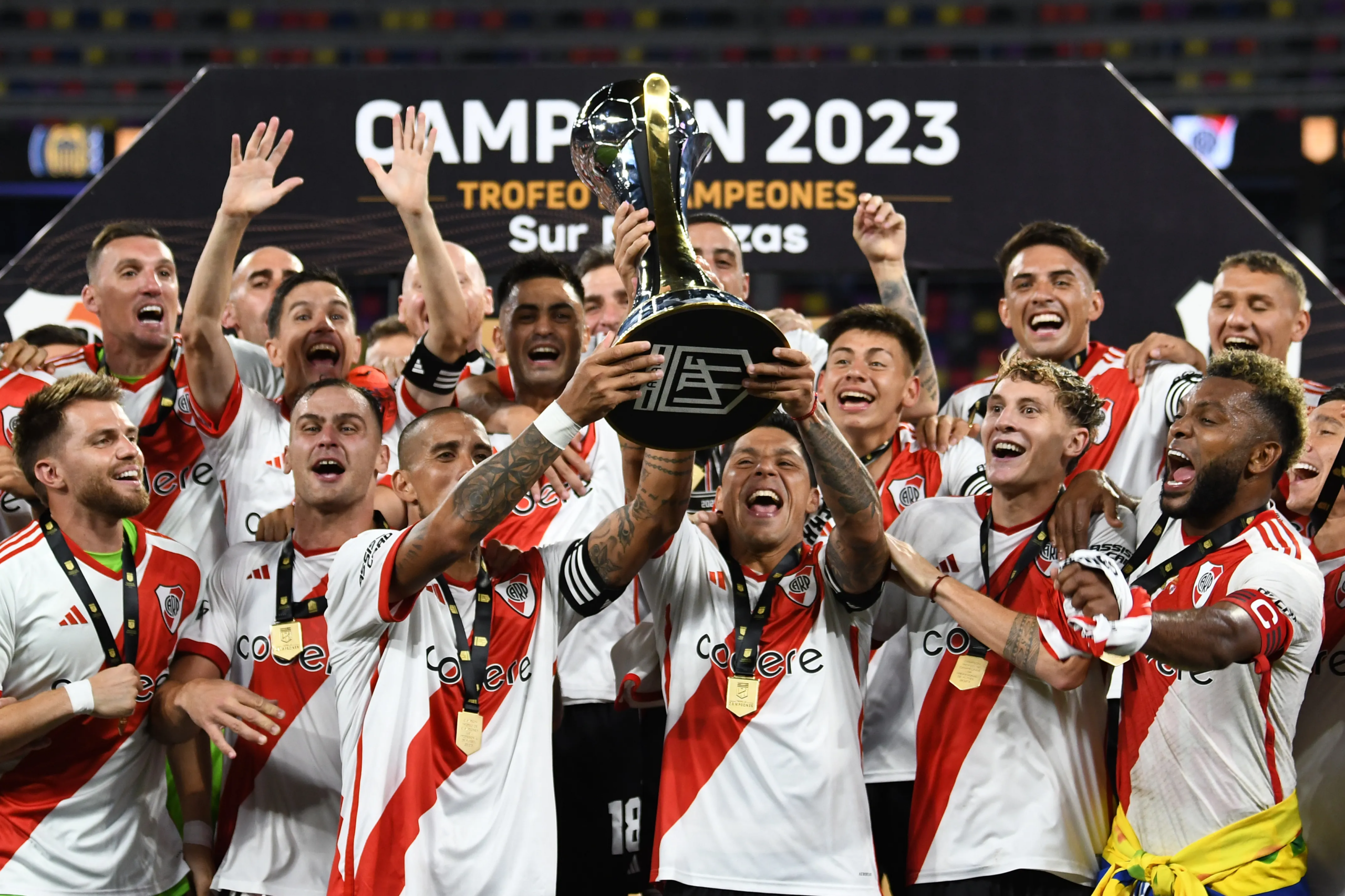 Echeverri dejó River con 18 años