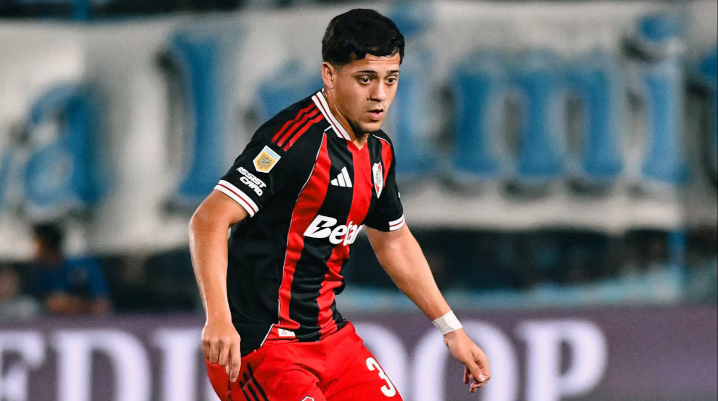 Thiago Acosta podría salir a préstamo.