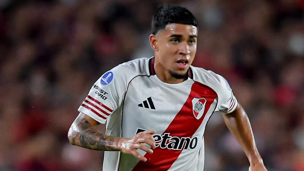 Kendry podría tener un cortisimo paso por River.