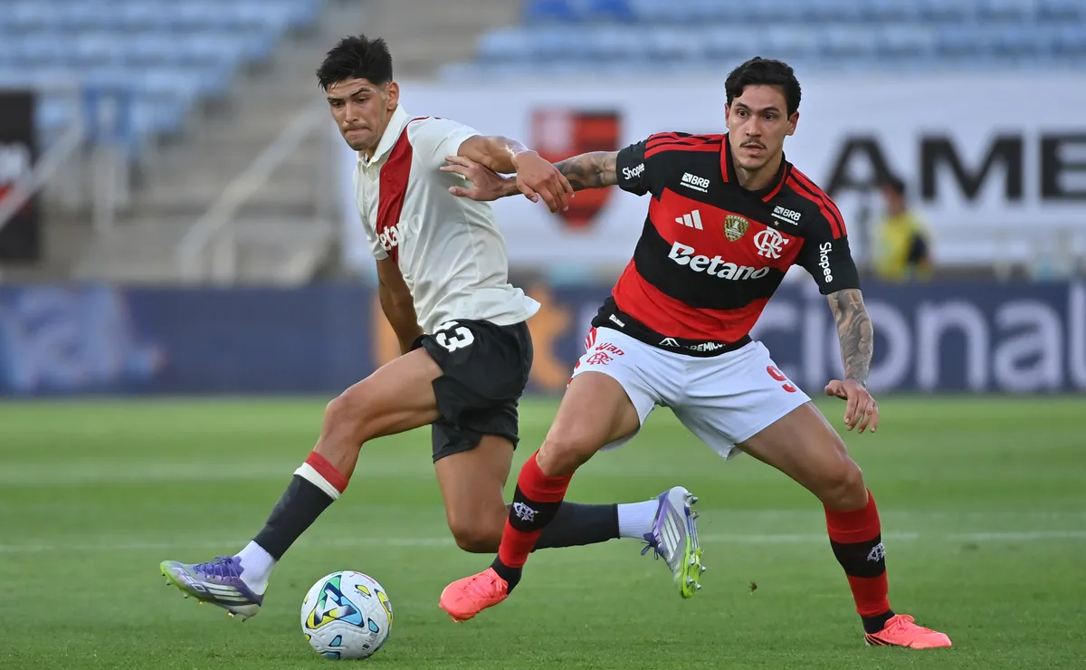 River vs . Flamengo